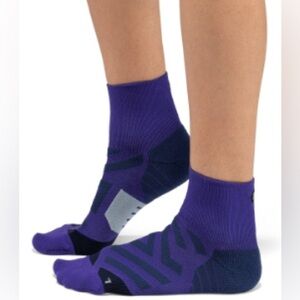 On Performance Quarter Crew Socks
TWILIGHT/ NAVY, Size Medium